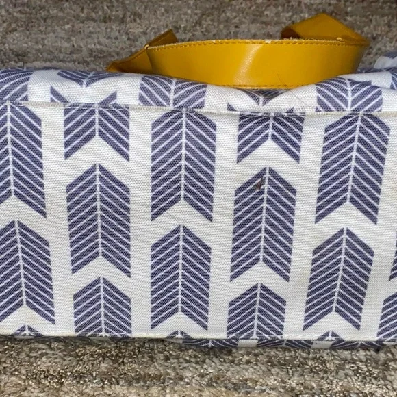 Gray Arrow Canvas Tote with Mustard Yellow Straps (13) - Picture 6 of 8